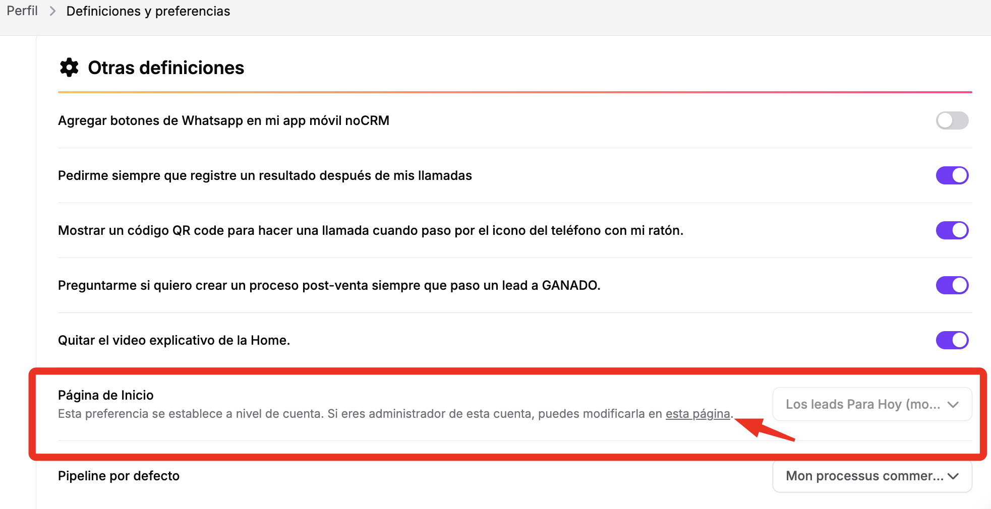 La sección «Otras definiciones» de Perfil muestra preferencias; un recuadro rojo y una flecha señalan el enlace «esta página» de «Página de Inicio». Visible: Perfil, Definiciones y preferencias, Otras definiciones, Agregar botones de Whatsapp en mi app móvil noCRM, Pedirme siempre que registre un re