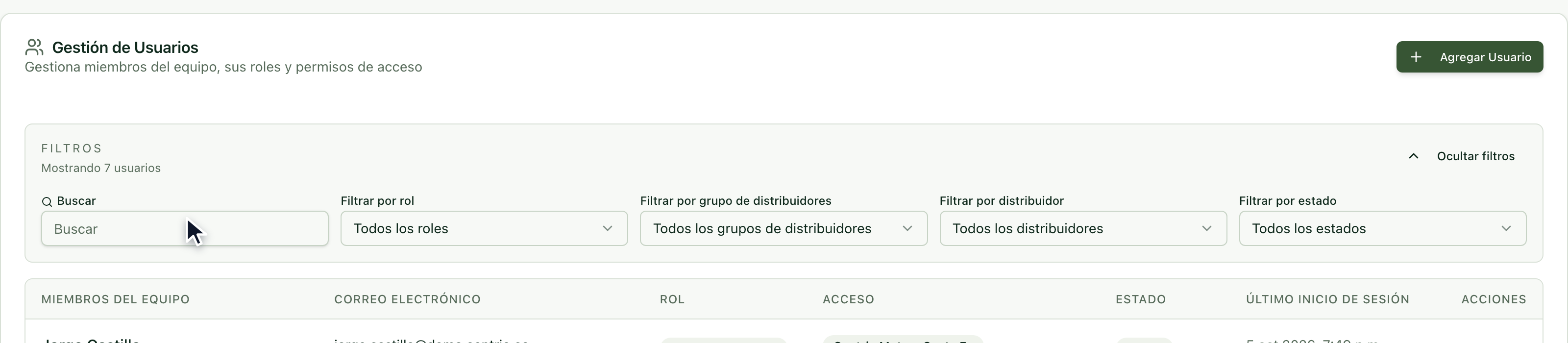 Lista de usuarios con el botón Agregar Usuario