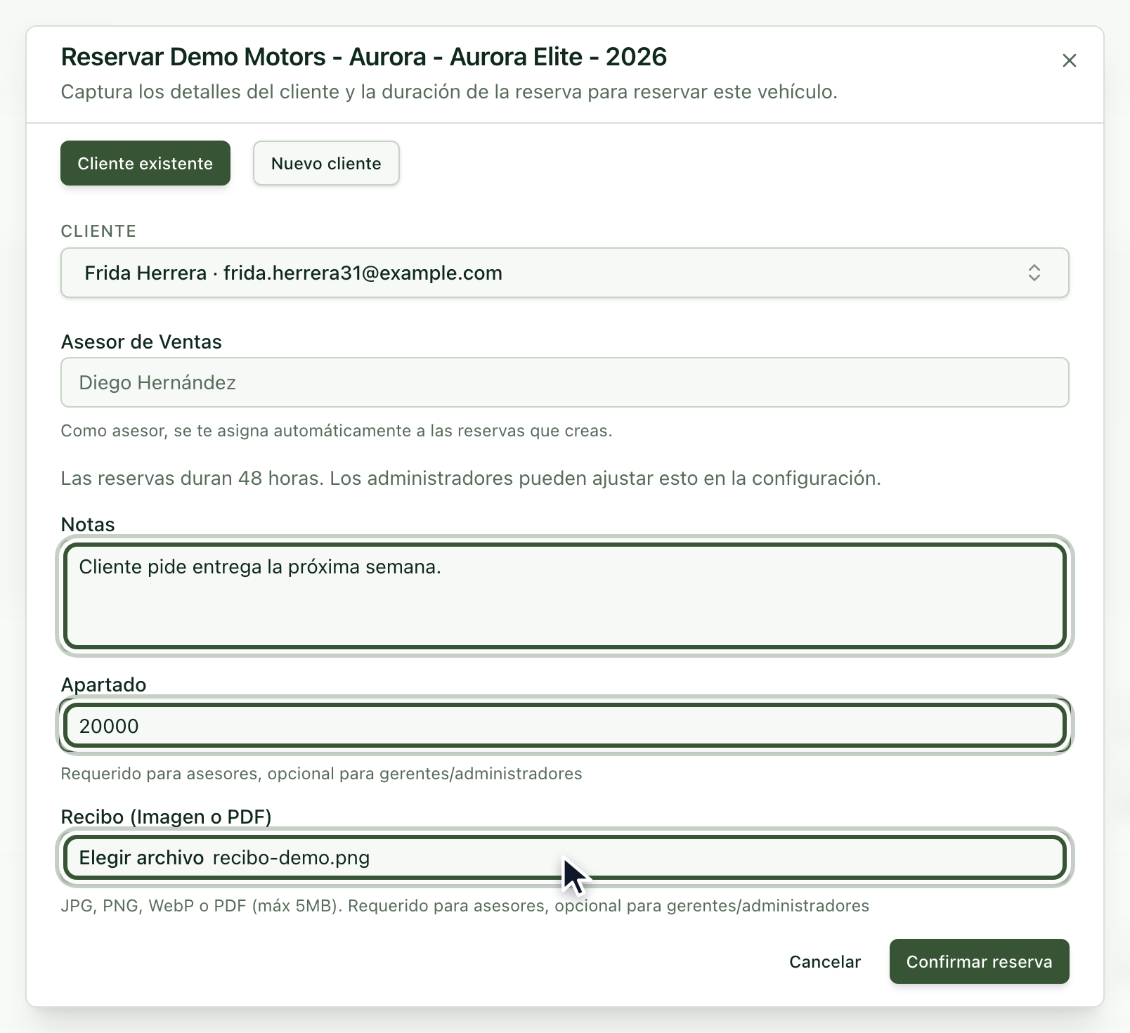 Diálogo de reserva con notas, monto del anticipo y recibo capturados