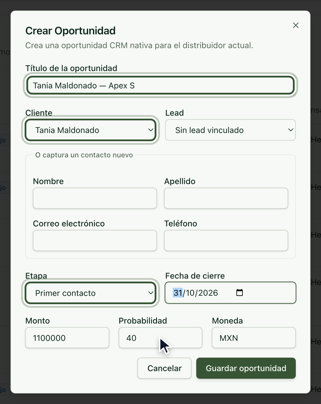 Diálogo Crear Oportunidad con título, cliente, etapa, fecha de cierre, monto y probabilidad