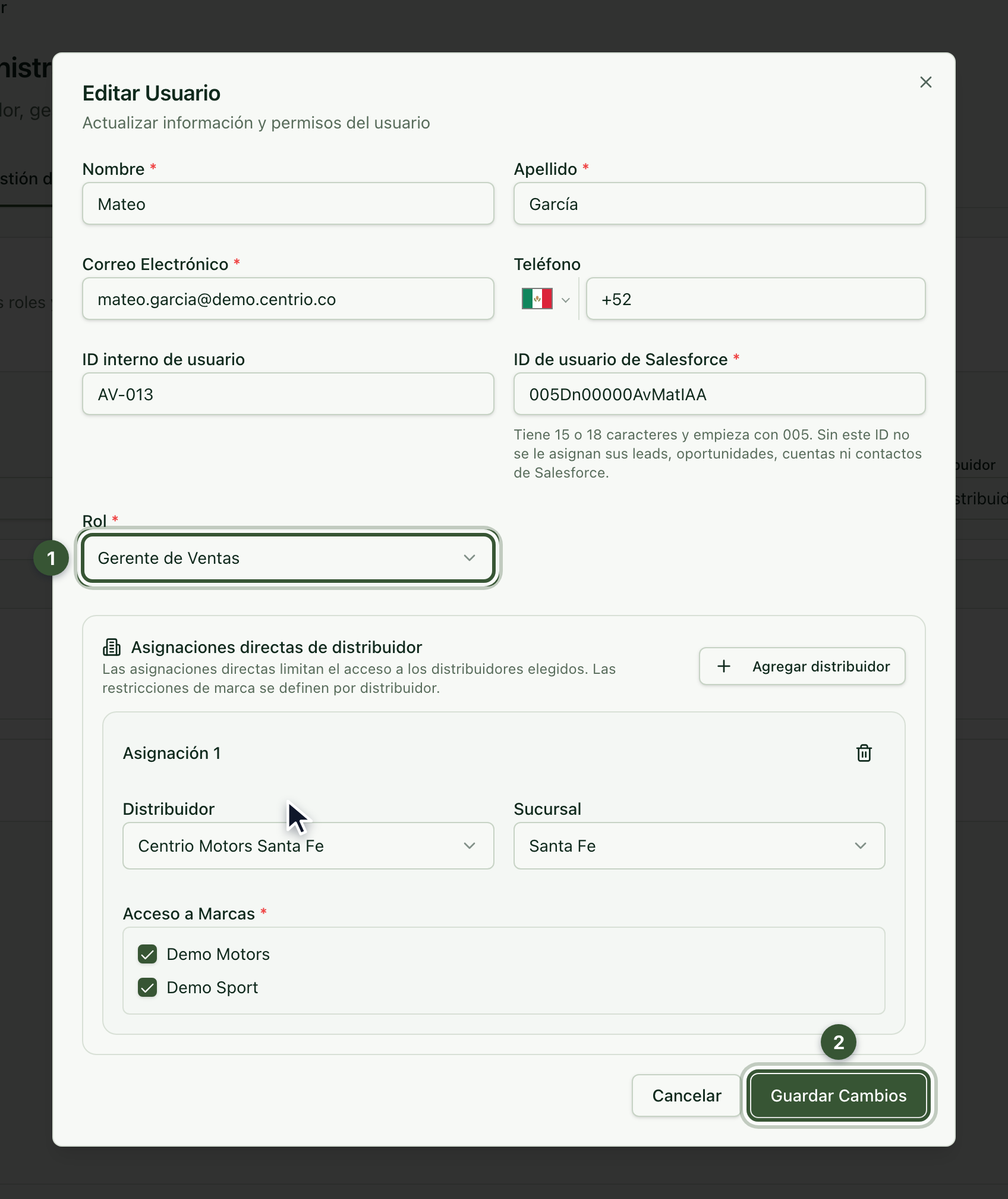 Formulario Editar Usuario con el rol y el botón Guardar Cambios resaltados