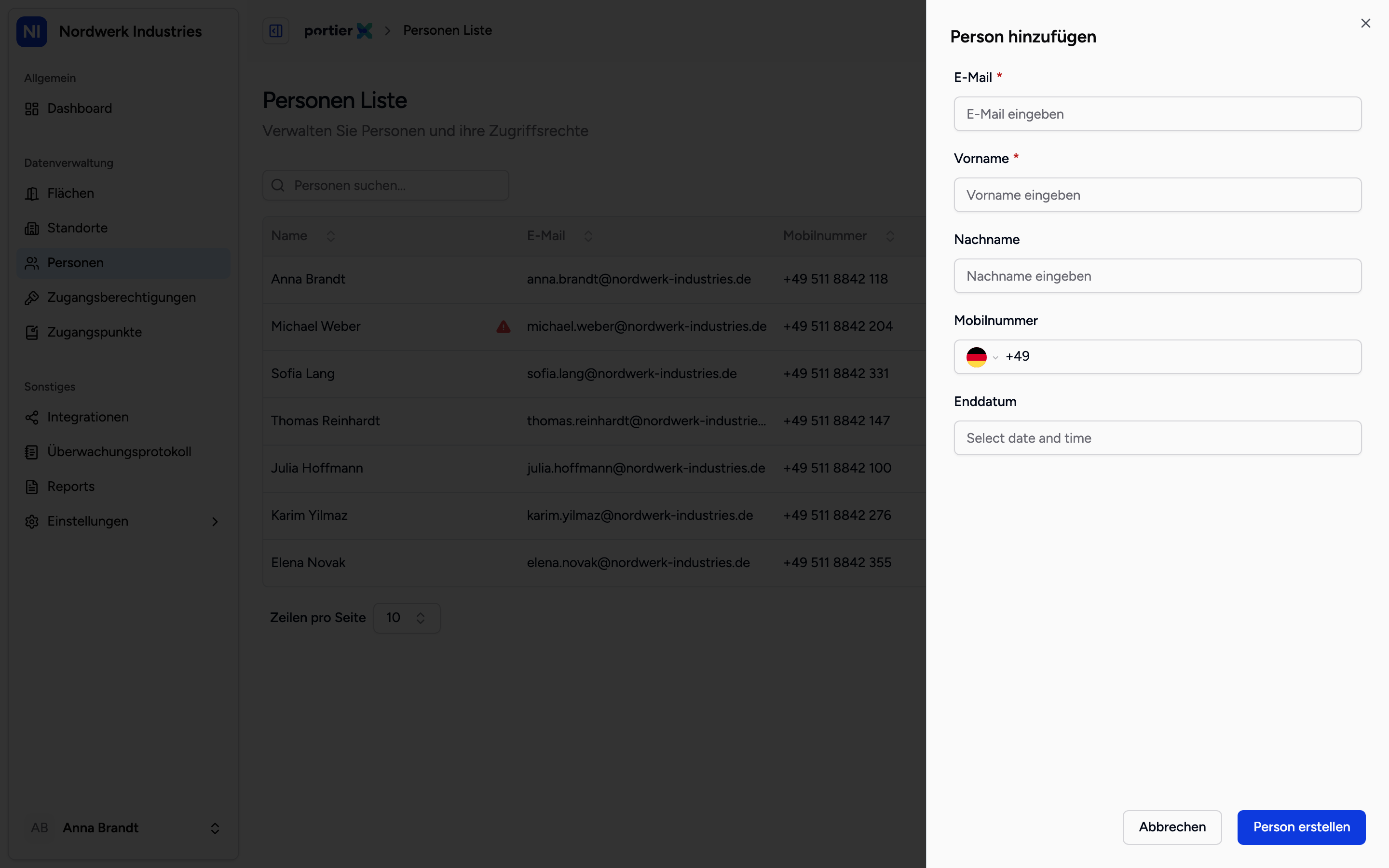 Nur E-Mail und Vorname tragen den roten Stern. Alles darunter lässt sich später nachtragen.