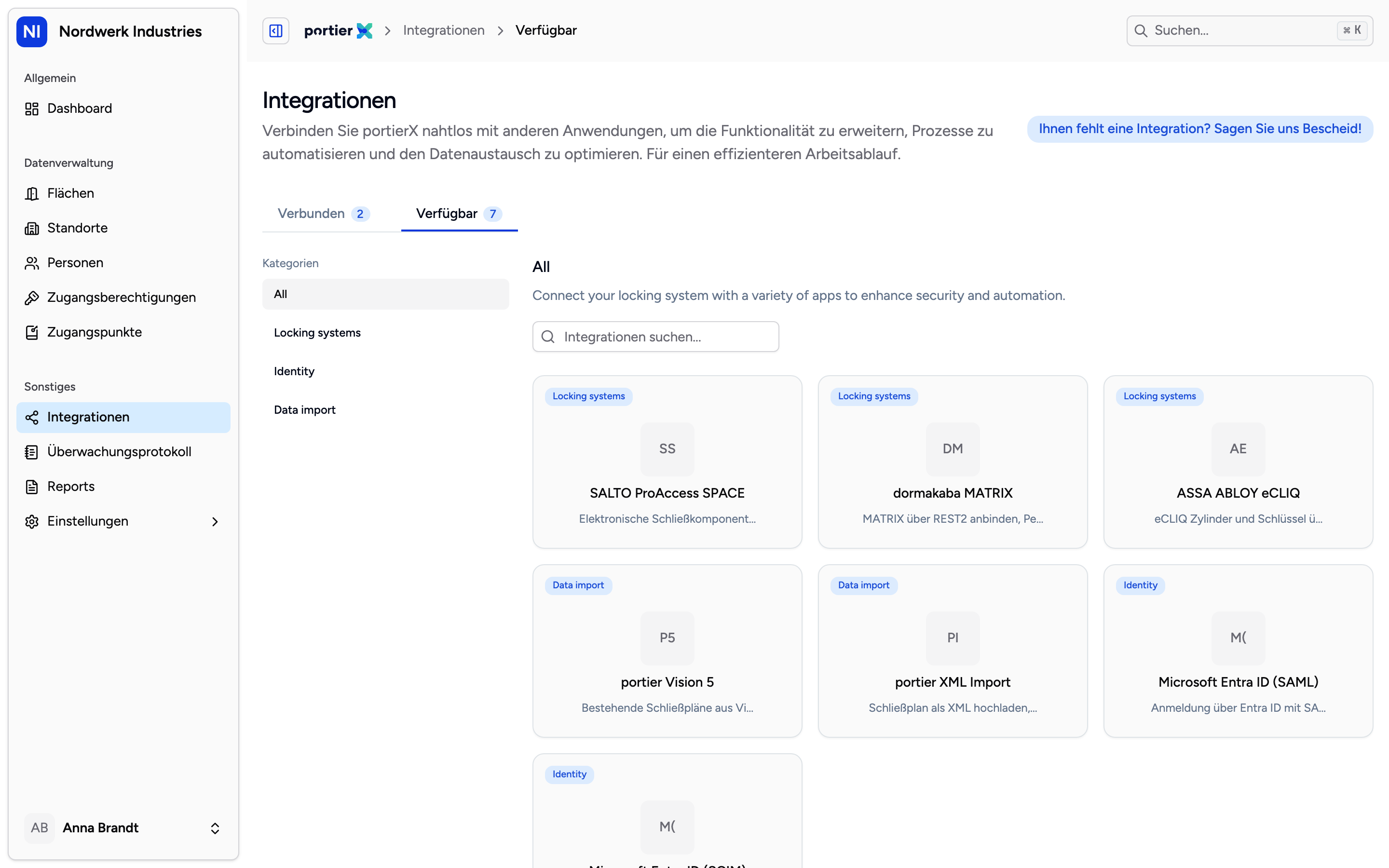 Der Katalog zeigt alle Anbindungen nebeneinander. Nur die Kacheln der Schließanlagen führen zu einem Datei-Upload, die übrigen werden anders verbunden.